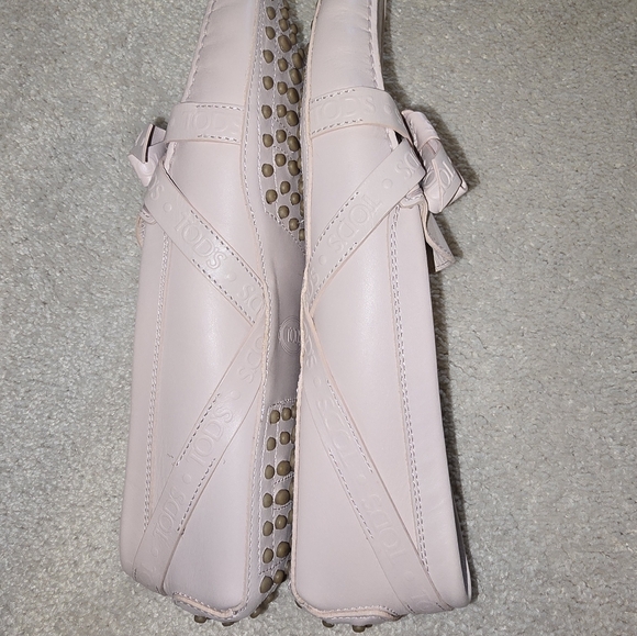 TOD'S Light Pink Loafers - Picture 2 of 5